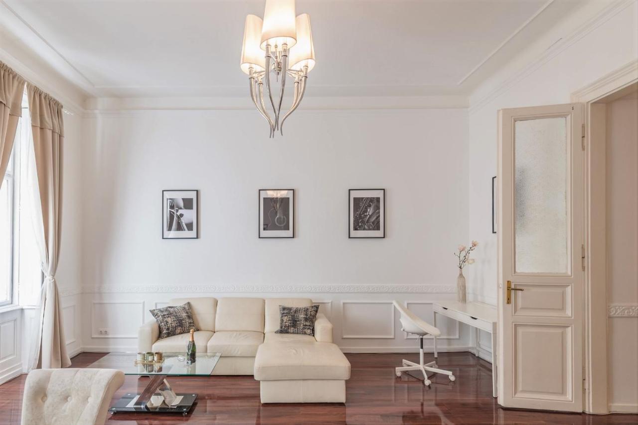 Music Academy Bedroom Cafe Vian Kft Apartman Budapest