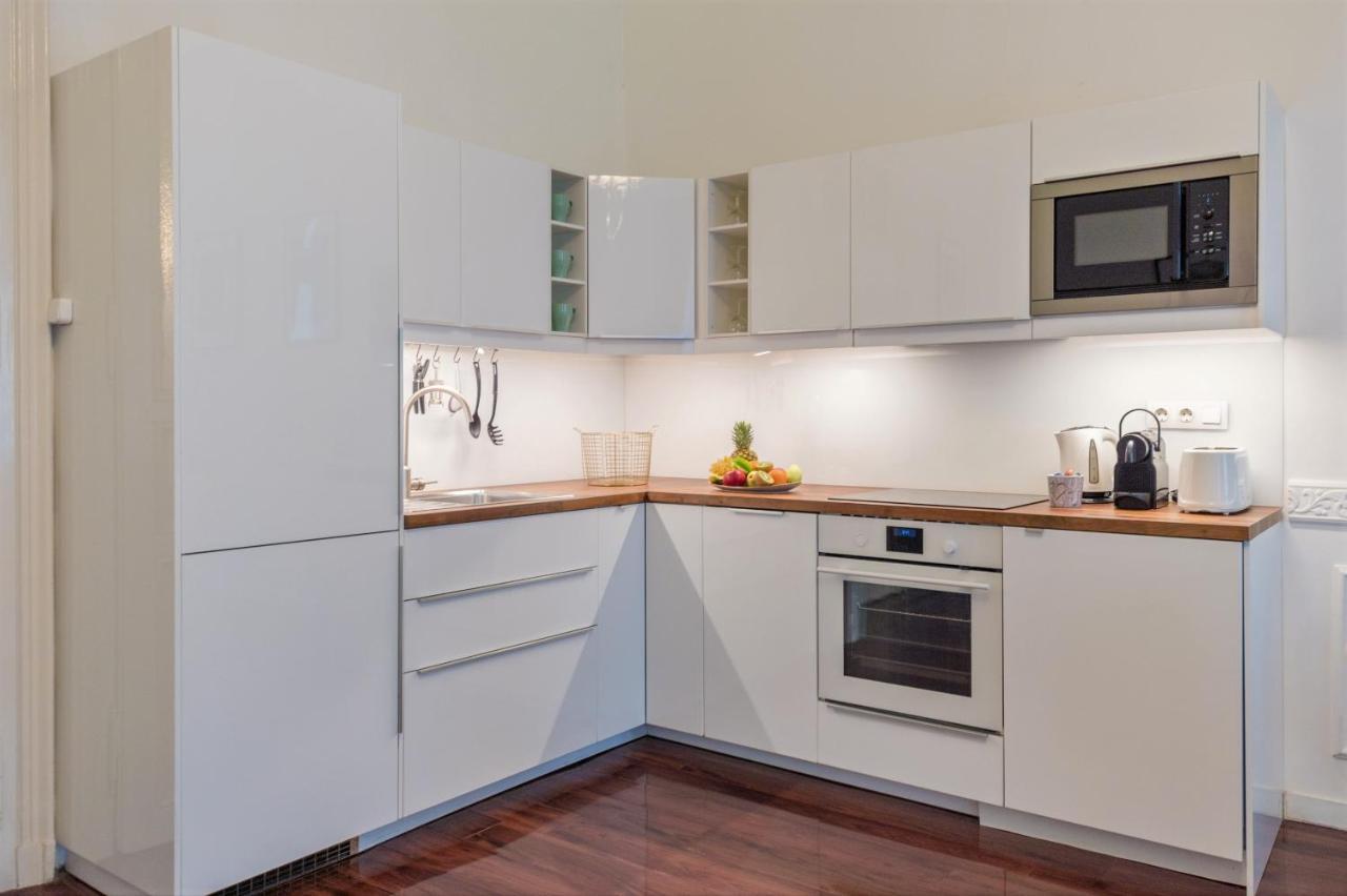 Music Academy Bedroom Cafe Vian Kft Apartman Budapest