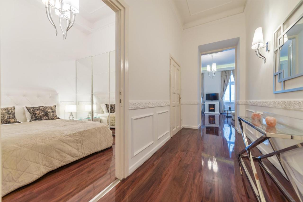 Music Academy Bedroom Cafe Vian Kft Budapest